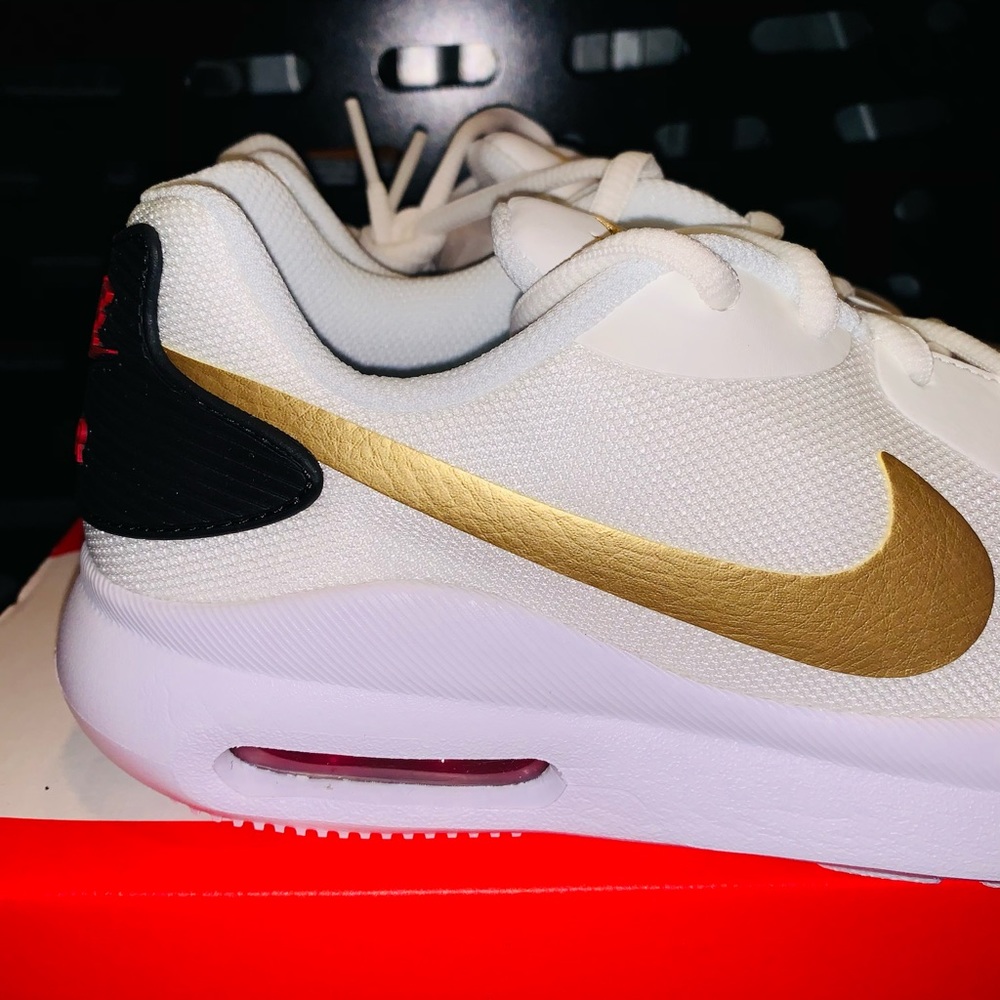 WMNS Nike Air Max Oketo - Picture 5 of 8